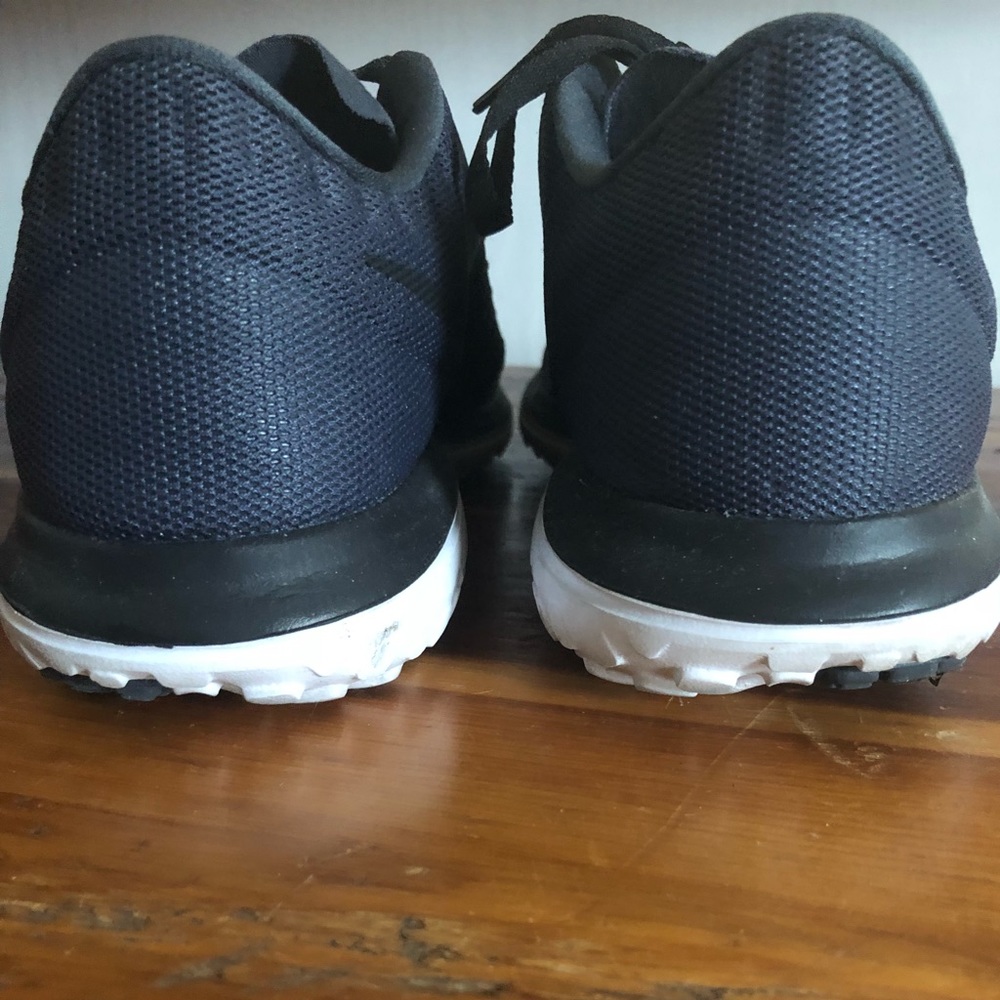 Running Shoes - Picture 2 of 4